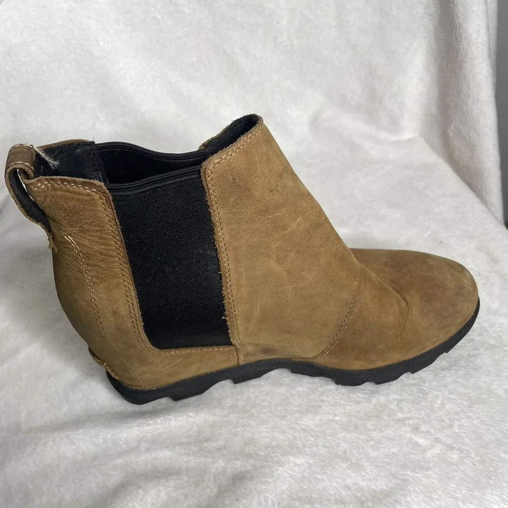 Sorel‎ Women's Joan of Arctic Wedge II Chelsea Boots Size 9 M